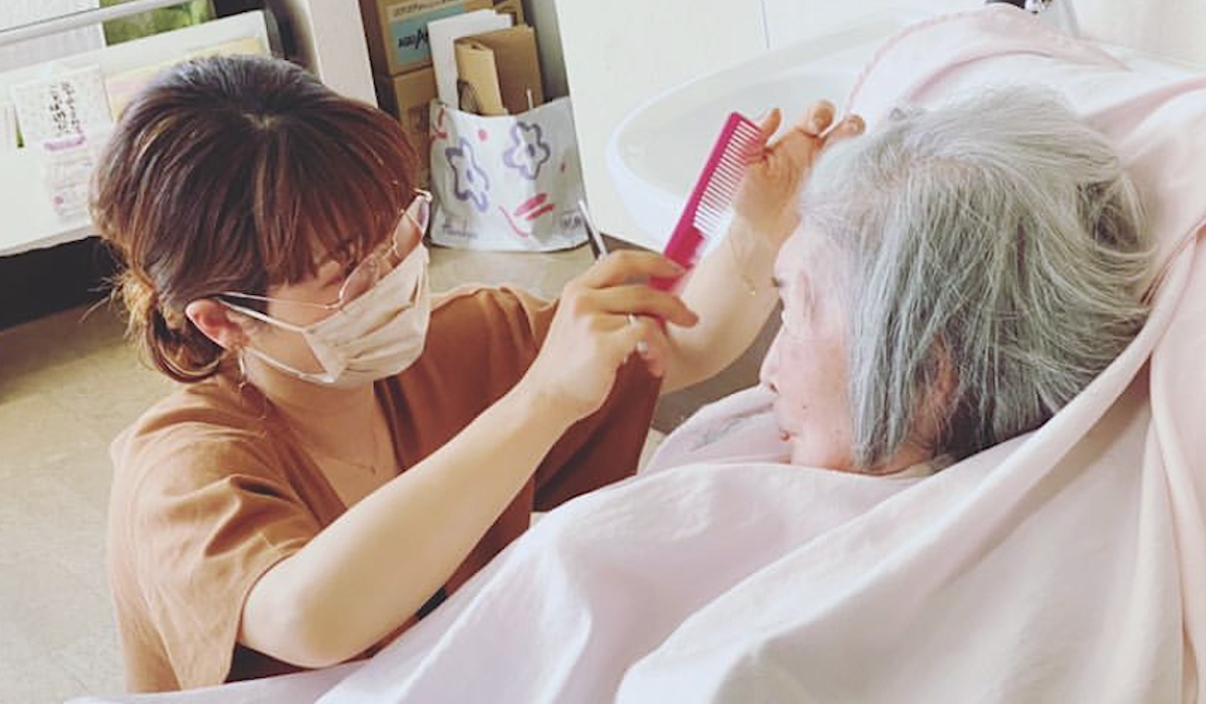 訪問美容の様子